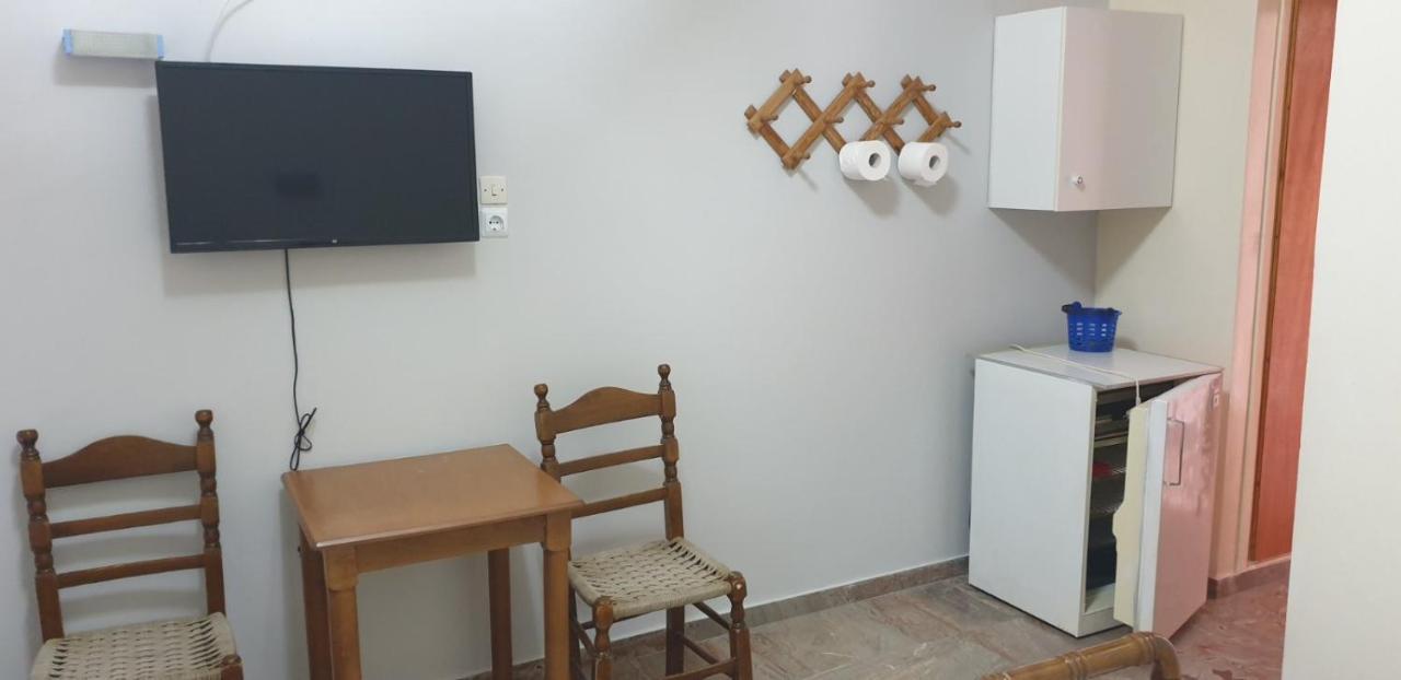 Pansion Marousa Méthana Dış mekan fotoğraf